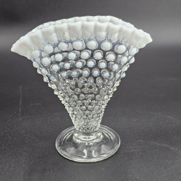 Vintage Fenton Opalescent Moonstone Hobnail Fan Vase 6" Vintage Glass Ruffles - Picture 3 of 10